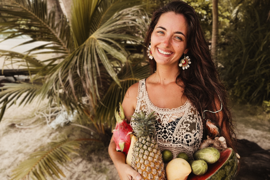 Basia with tropical fruits